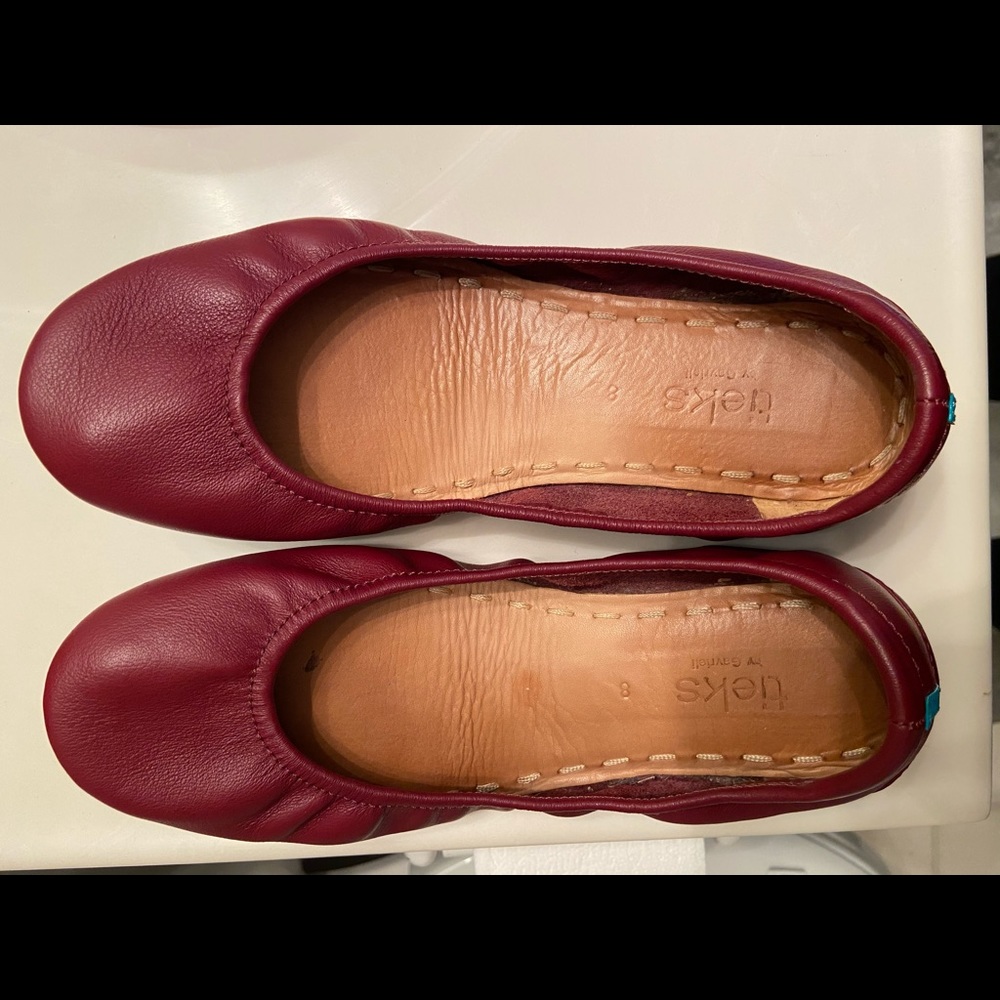 Burgundy Tieks Sz 8